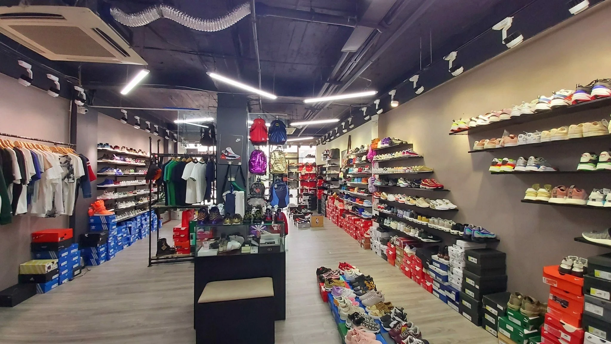 Authentic sales shoe stores