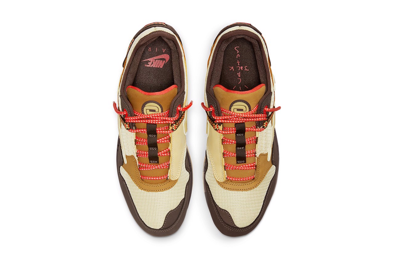 hinh-anh-chinh-thuc-cua-doi-travis-scott-x-nike-air-max-1-baroque-brown