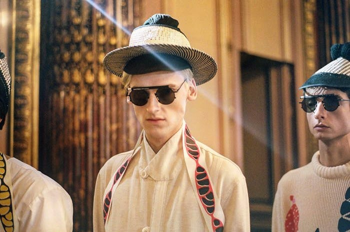 cac-sao-cua-showbiz-viet-da-say-dam-dong-kinh-gentle-monster-nhu-the-nao