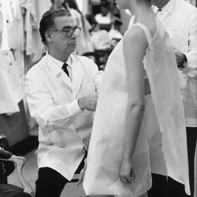 nhung-cau-chuyen-dang-sau-thuong-hieu-ti-do-balenciaga