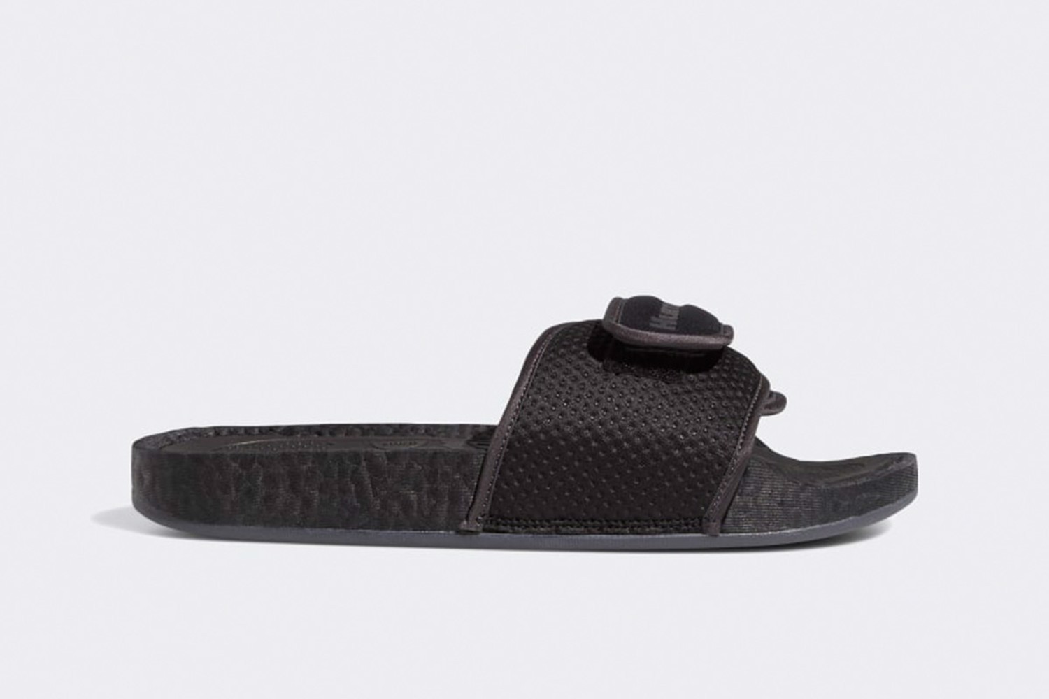 top-9-doi-pharrell-x-adidas-di-cung-nam-thang