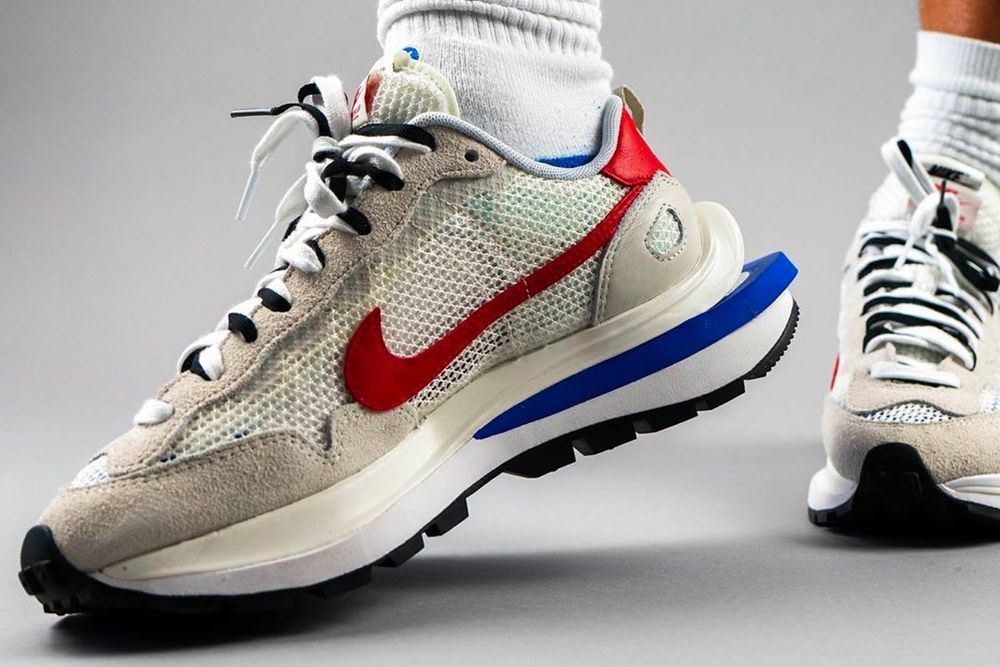 sacai-x-nike-nike-pegasus-vaporwaffle-tro-lai-manh-me