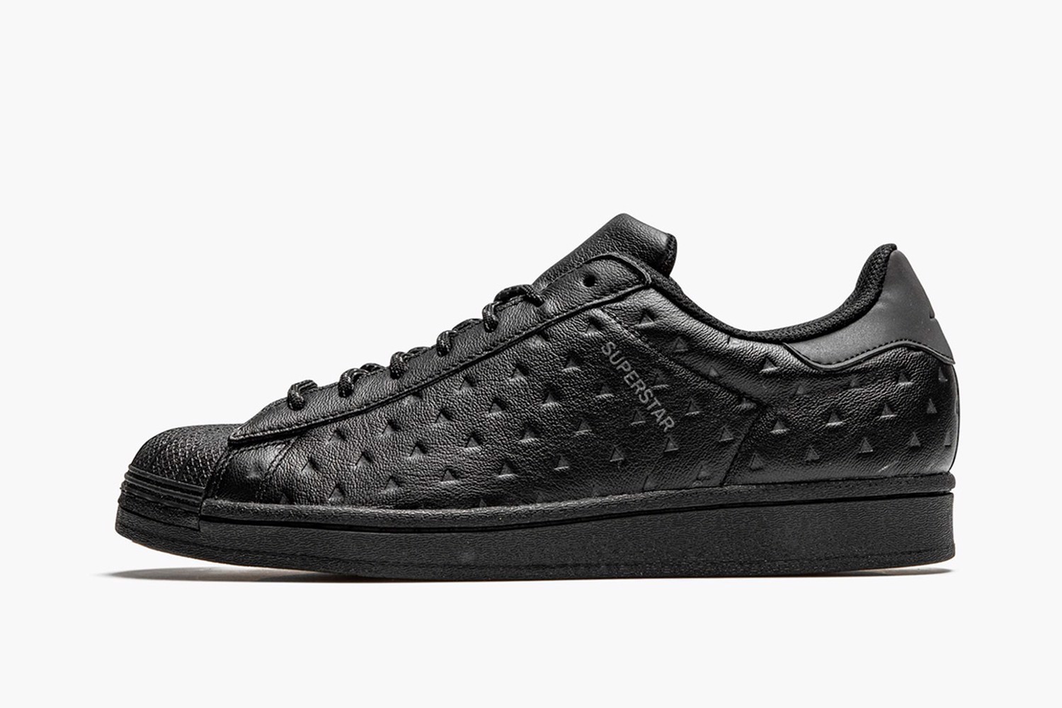 top-9-doi-pharrell-x-adidas-di-cung-nam-thang