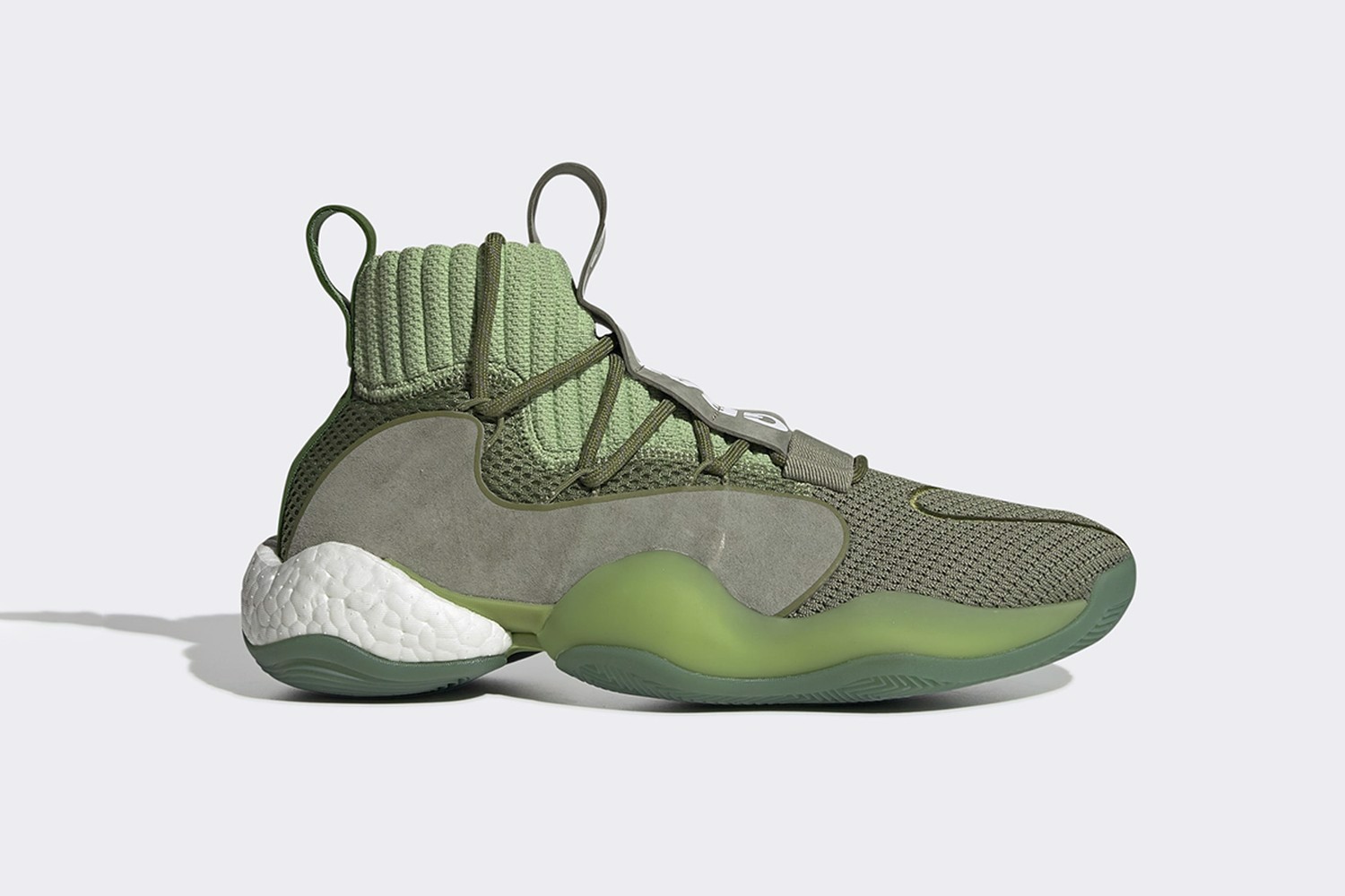 top-9-doi-pharrell-x-adidas-di-cung-nam-thang