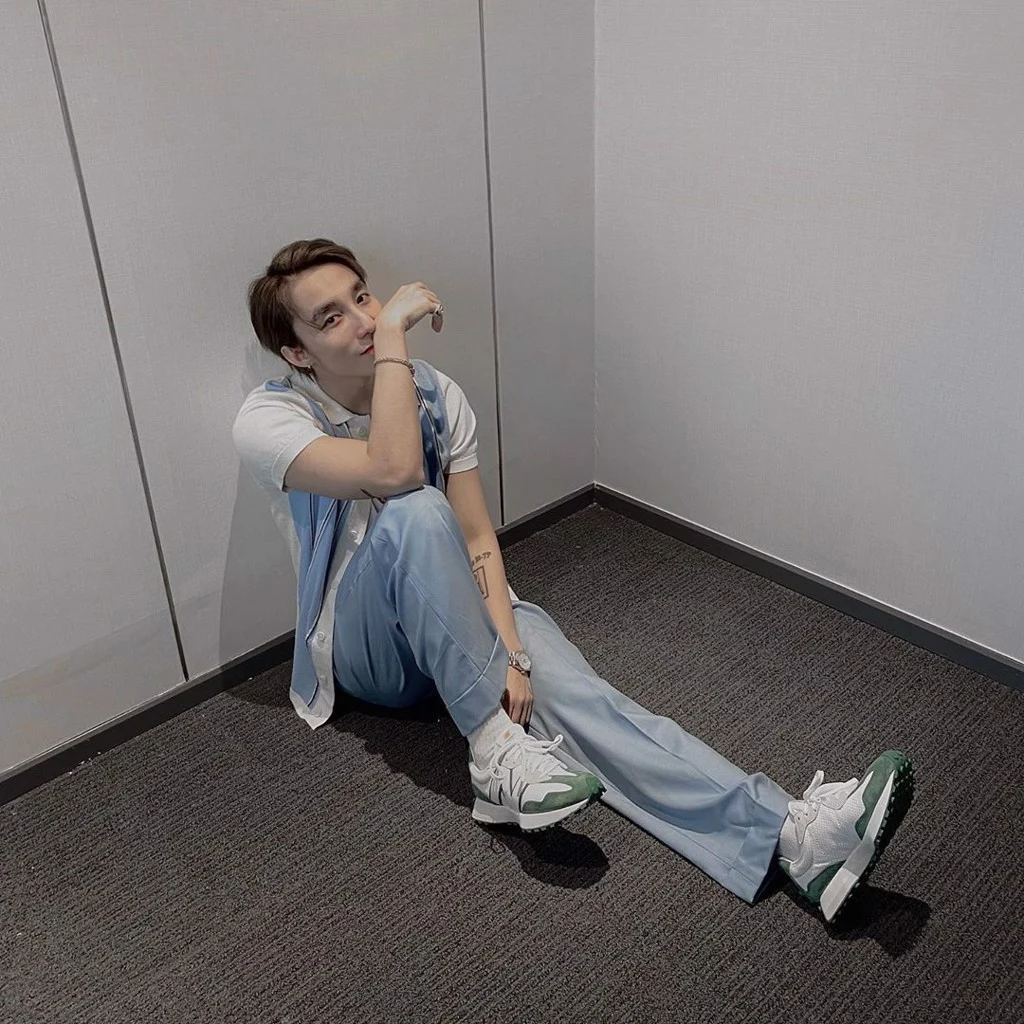 Đằng sau những thiết kế và nguồn cảm hứng của New Balance 327 Hinh anh 3: Dang sau nhung thiet ke va nguon cam hung cua New Balance 327