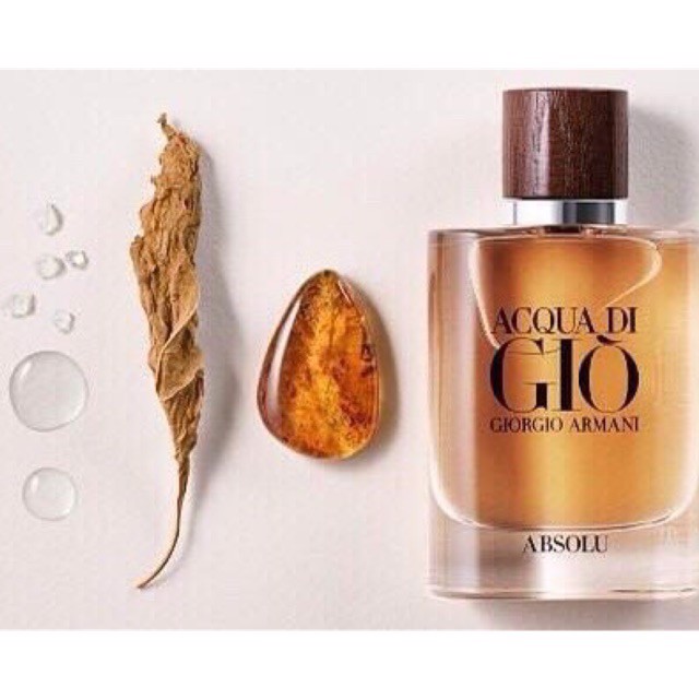 Câu chuyện đằng sau bộ sưu tập nước hoa đầy ấn tượng của Giorgio Armani Hinh anh 2: Cau chuyen dang sau bo suu tap nuoc hoa day an tuong cua Giorgio Armani