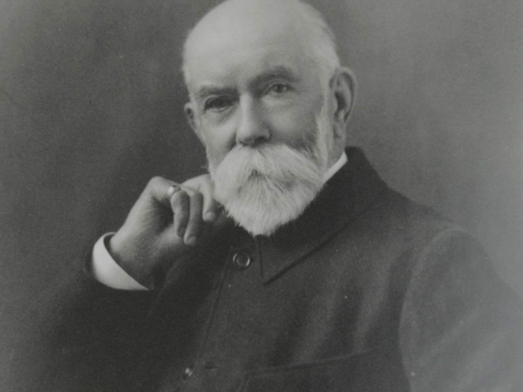 Lịch sử Burberry - Chất quý tộc đầy sang trọng đến từ Anh quốc Hinh anh 2: Lich su Burberry - Chat quy toc day sang trong den tu Anh quoc