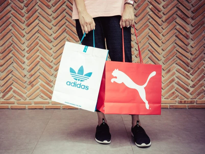 Liệu 2 anh em nhà Adidas và Puma có đường ai nấy đi sau những biến động? Hinh anh 3: Lieu 2 anh em nha Adidas va Puma co duong ai nay di sau nhung bien dong?