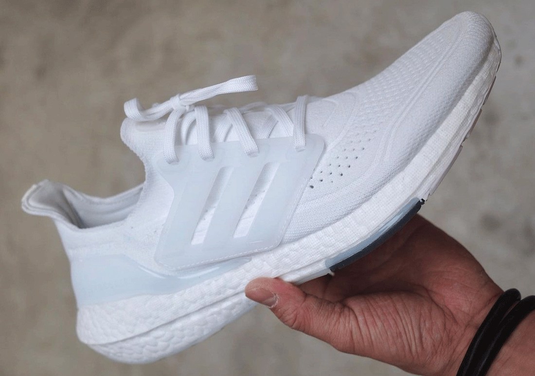 Adidas Ultra Boost 21 vẫn là vua của những đôi giày chạy bộ sành điệu Hinh anh 7: Adidas Ultra Boost 21 van la vua cua nhung doi giay chay bo sanh dieu