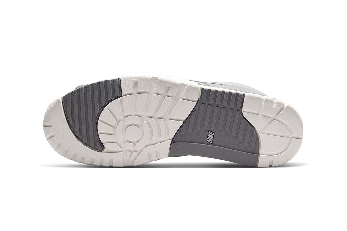 hinh-anh-chinh-thuc-cua-phien-ban-nike-air-trainer-1-photon-dust