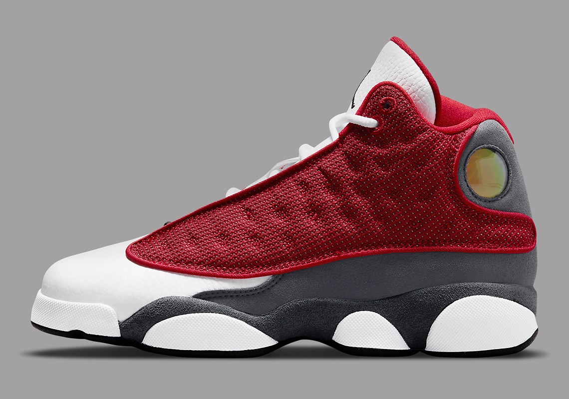 Air Jordan 13 “Red Flint” sẽ phát hành đủ size cho cả gia đình! Hinh anh 2: Air Jordan 13 “Red Flint” se phat hanh du size cho ca gia dinh!
