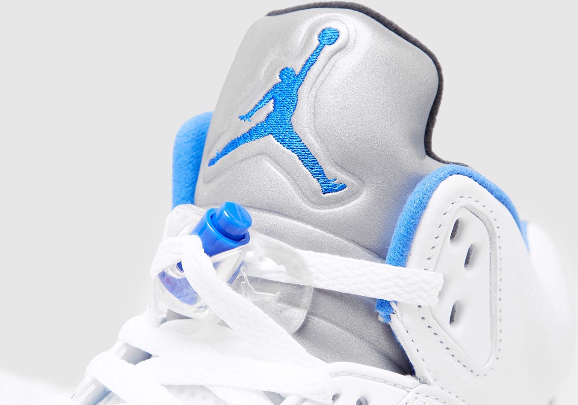 dem-nguoc-den-ngay-27-thang-3-air-jordan-5-stealth-2-0-se-duoc-phat-hanh