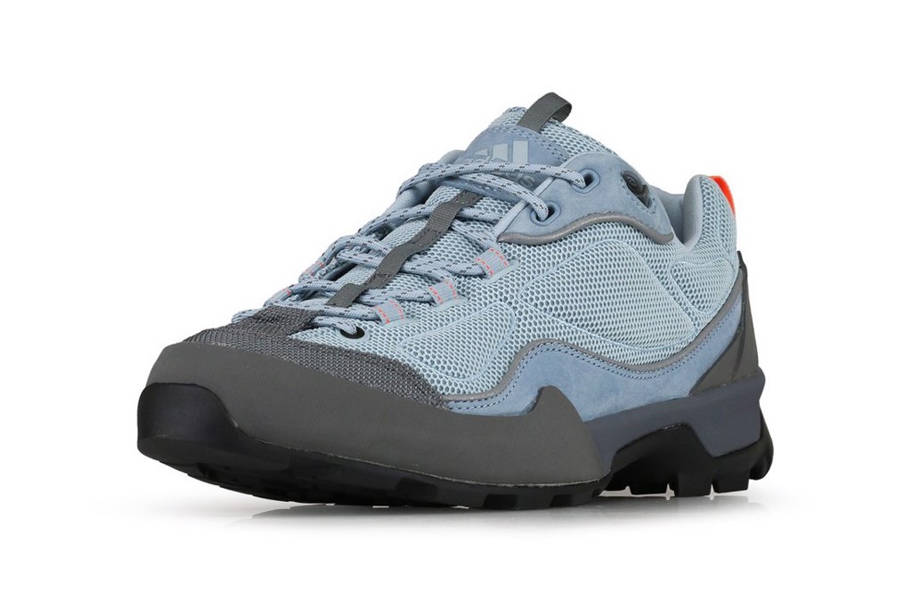 adidas Consortium Sahale X – bình mới rượu cũ ?