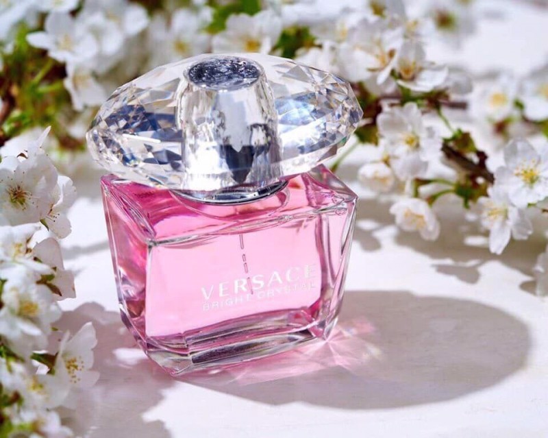 Top 5 nước hoa nữ được ưu chuộng nhất mọi thời đại (phần 2) Hinh anh 4: Top 5 nuoc hoa nu duoc uu chuong nhat moi thoi dai (phan 2)