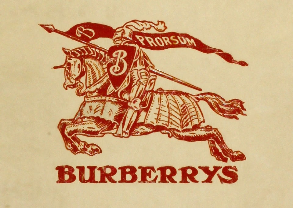 logo-burberry-va-nhung-cau-chuyen-lich-su-ve-thuong-hieu-thoi-trang-nay