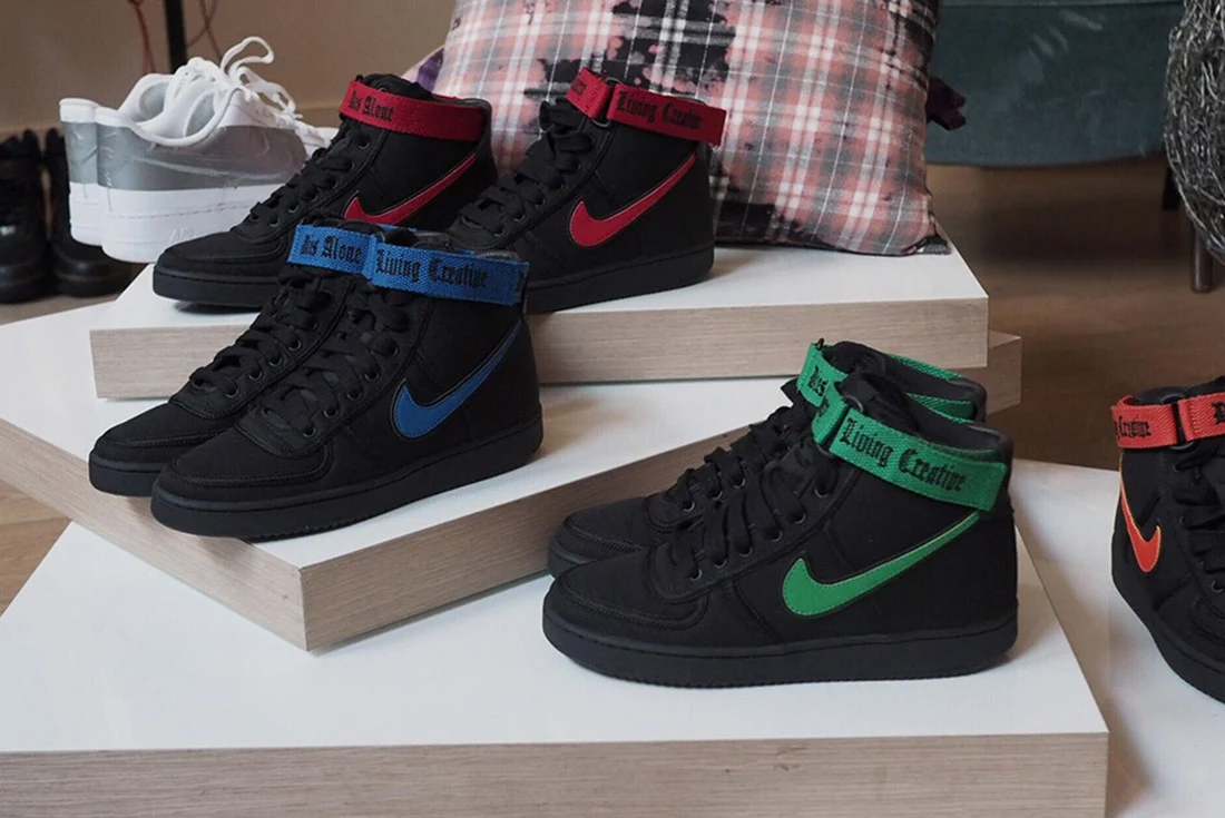 10-mau-giay-vo-van-nhat-nhung-lai-ban-voi-gia-tren-troi