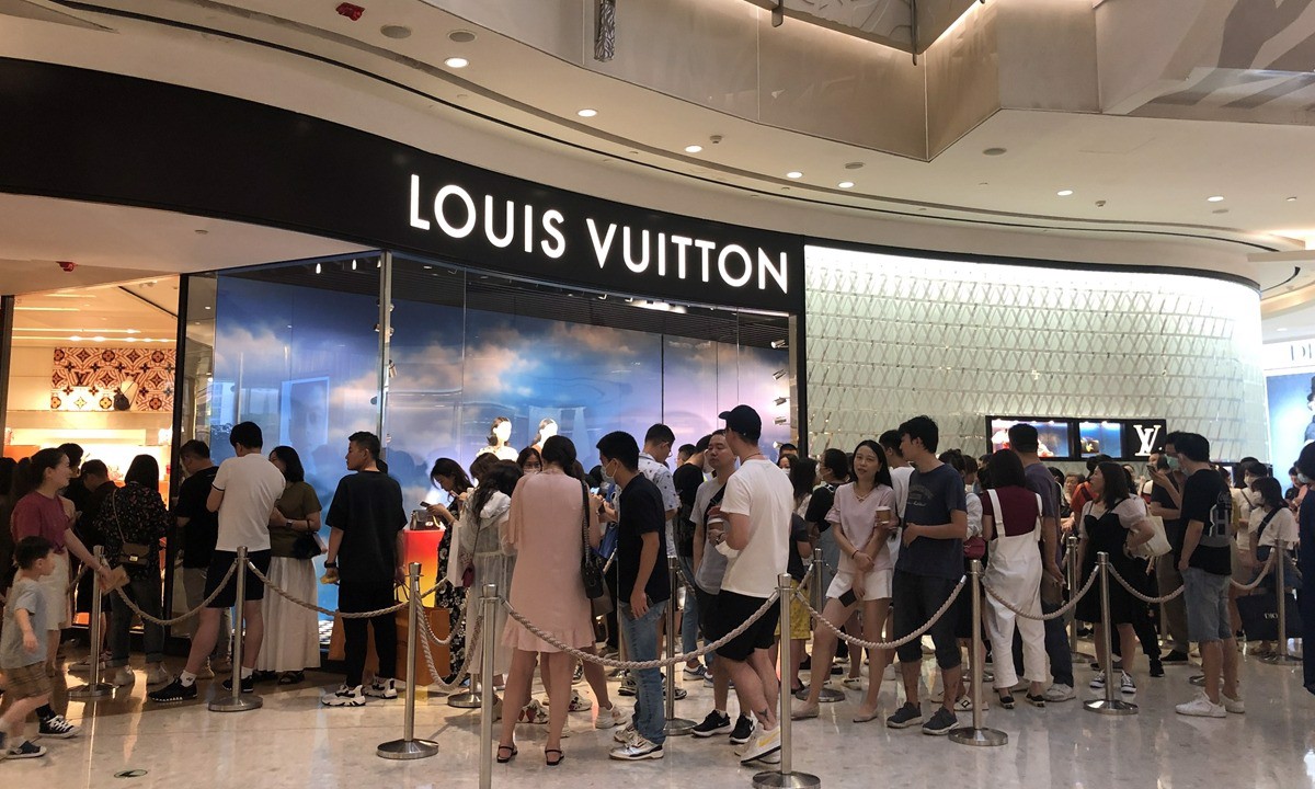 Louis Vuitton bị cáo buộc bán túi Fake ngay tại Store của mình, phải đền gấp 3 giá trị sản phẩm Hinh anh 5: Louis Vuitton bi cao buoc ban tui Fake ngay tai Store cua minh, phai den gap 3 gia tri san pham