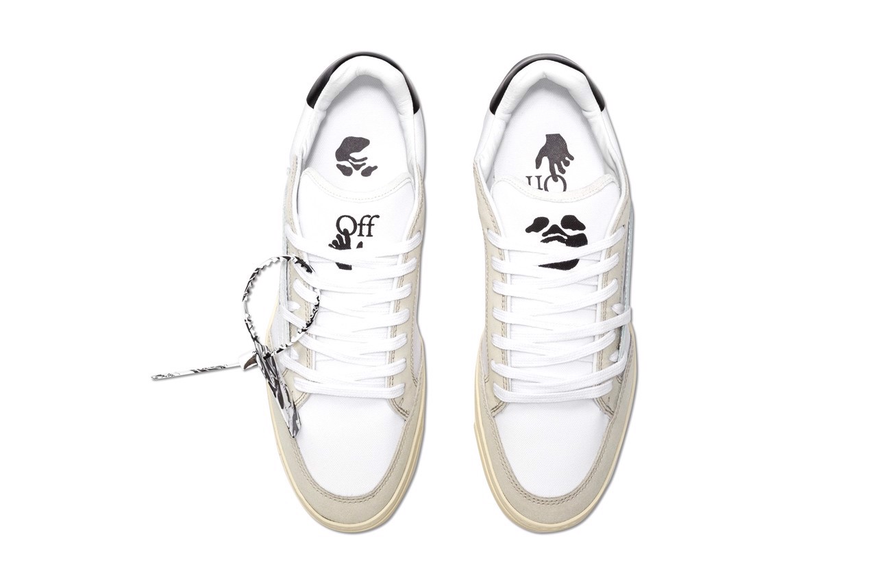 off-white-5.0-ra-mat-voi-cac-phoi-mau-chu-dao-la-den,-trang-va-tan