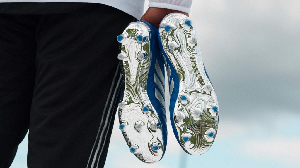 “BÓNG MA TỐC ĐỘ” X20+ GHOSTED - Siêu phẩm giày bóng đá không đối thủ của Adidas