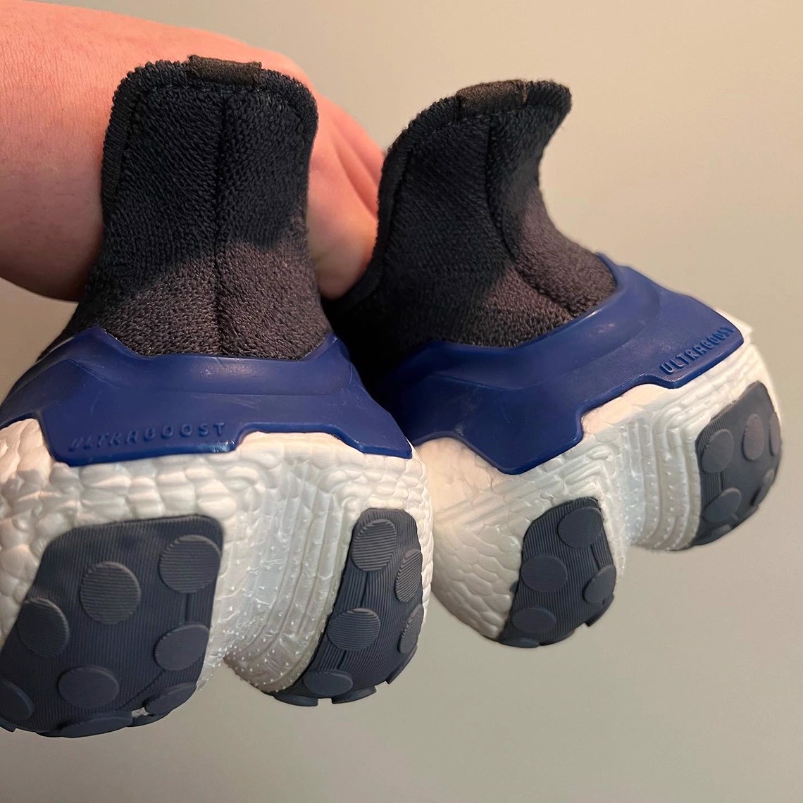 nhung-hinh-anh-dau-tien-cua-phien-ban-adidas-ultraboost-23