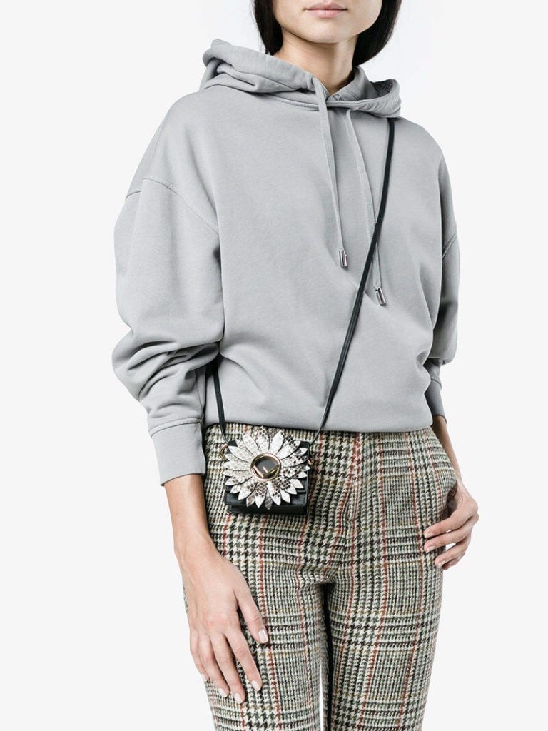 Những món đồ độc dị của làng thời trang xa xỉ Hinh anh 3: Nhung mon do doc di cua lang thoi trang xa xi