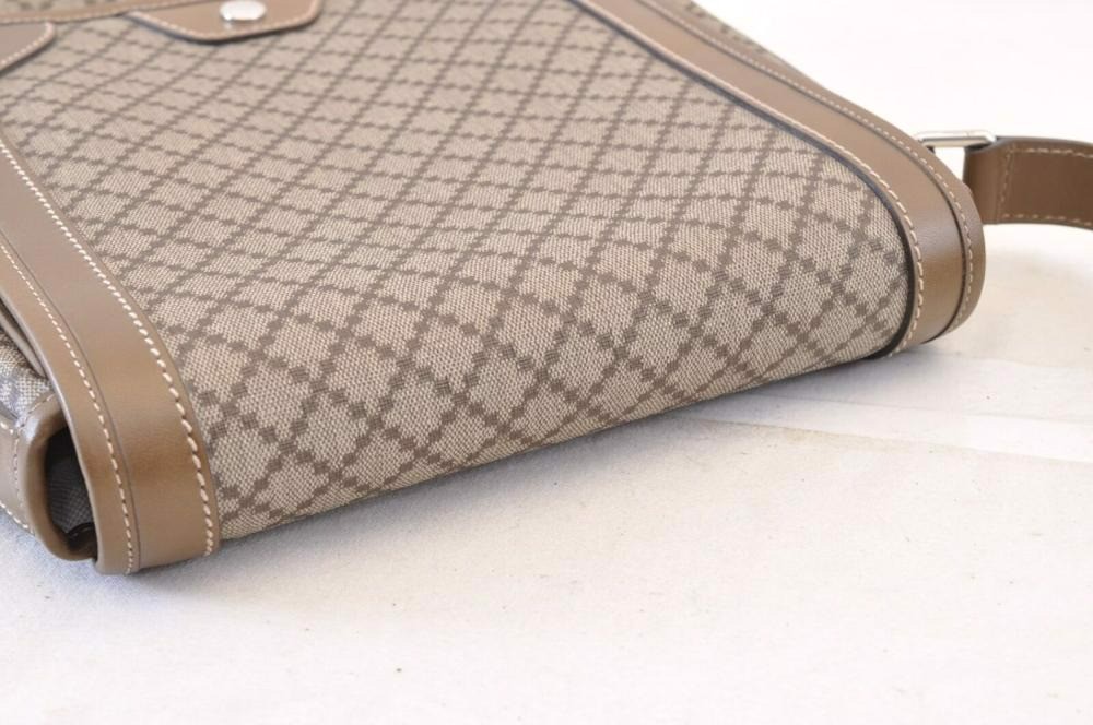 giai-dap-y-nghia-phia-sau-nhung-hoa-tiet-cua-gucci