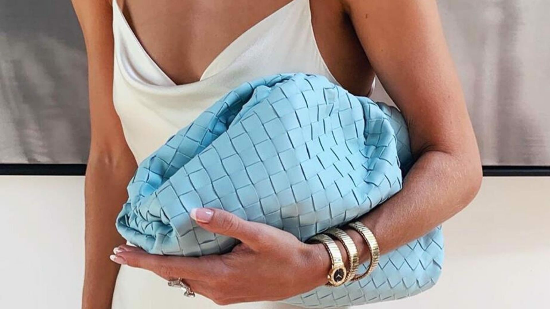 Điểm qua 8 mẫu túi Bottega Veneta trendy vượt thời gian Hinh anh 4: Diem qua 8 mau tui Bottega Veneta trendy vuot thoi gian