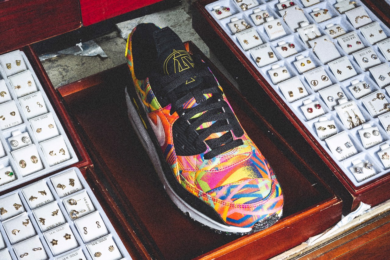 nike-ky-niem-thang-di-san-latinx-voi-phien-ban-air-max-90-“lhm”-day-mau-sac