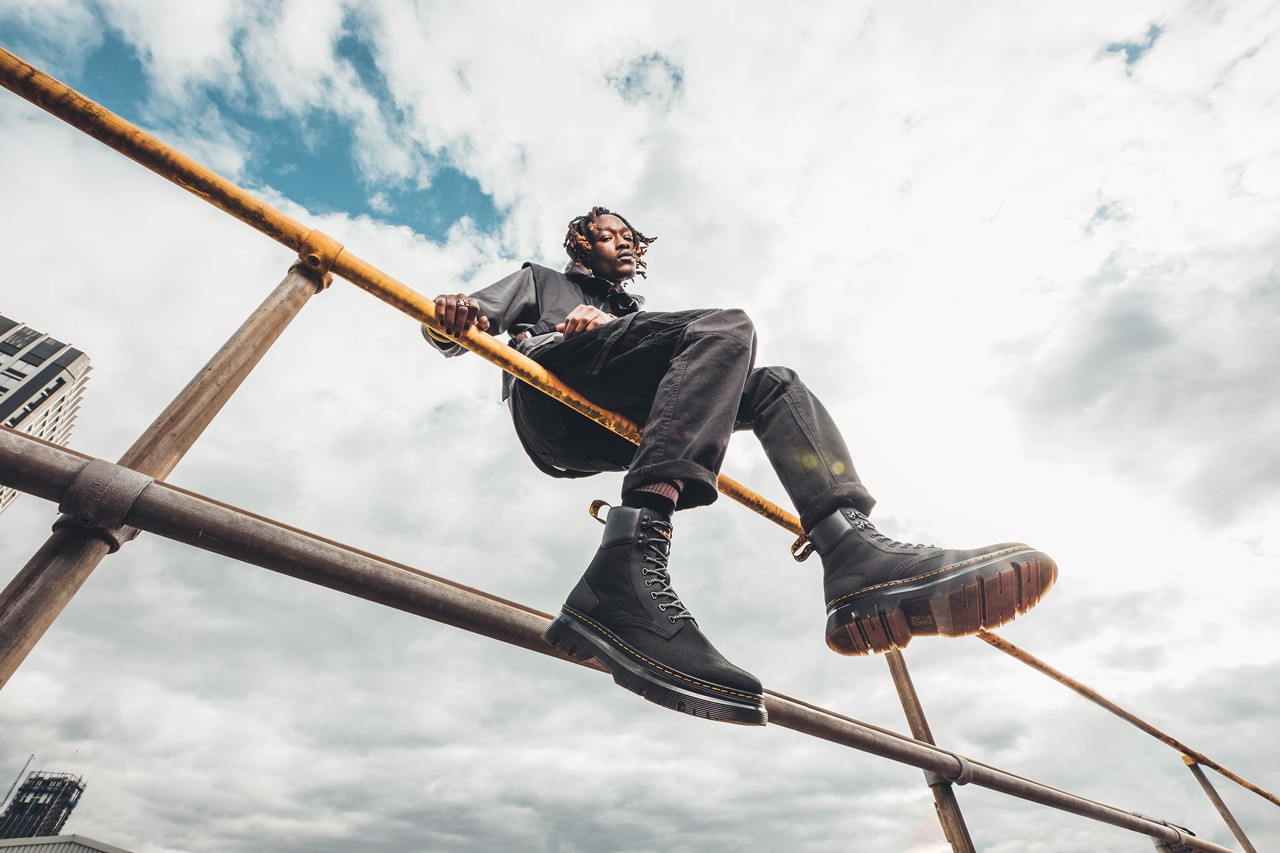 dr.-martens-bo-sung-them-thiet-ke-moi-vao-bo-suu-tap-cua-minh