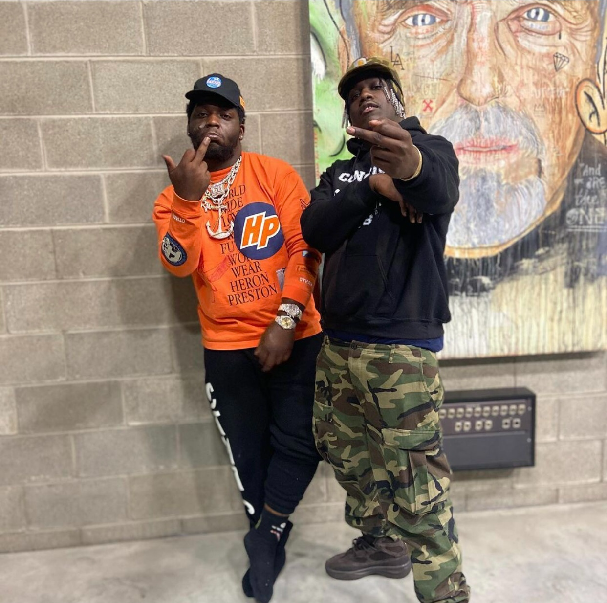 cung-nhin-qua-cach-phoi-do-cung-quan-cargo-pants-cua-cac-ngoi-sao-nhac