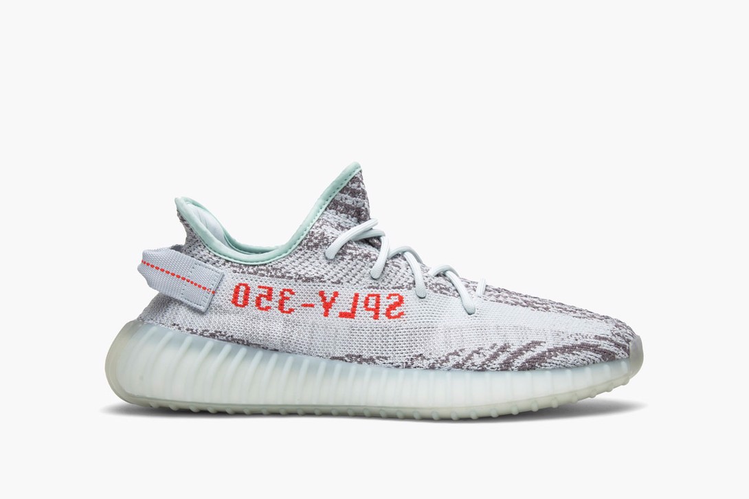 chao-don-su-tro-lai-cua-adidas-yeezy-boost-350v2-beluga-reflective