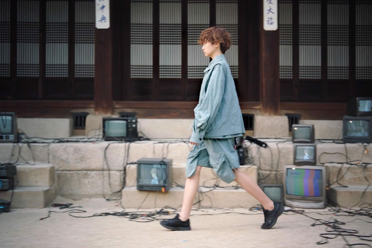 khi-thoi-trang-va-lich-su-giao-thoa-tai-ss22-seoul-fashion-week