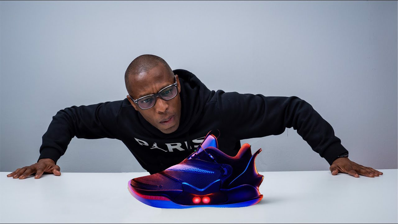 giay-bong-ro-voi-cong-nghe-moi-nhat-cua-nike-la-manh-loi-quang-cao-hay