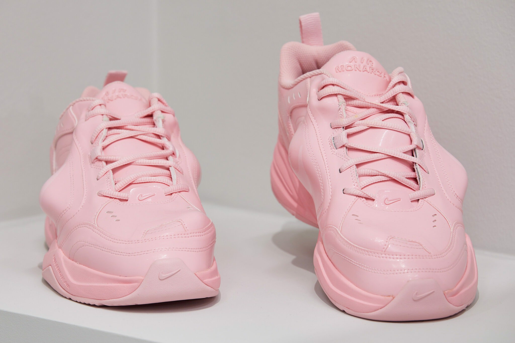 mon-nghe-thuat-thu-8-mang-ten-giay-the-thao