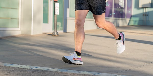 moi-dieu-ban-can-biet-ve-cong-nghe-de-bot-react-da-dung-cua-nike