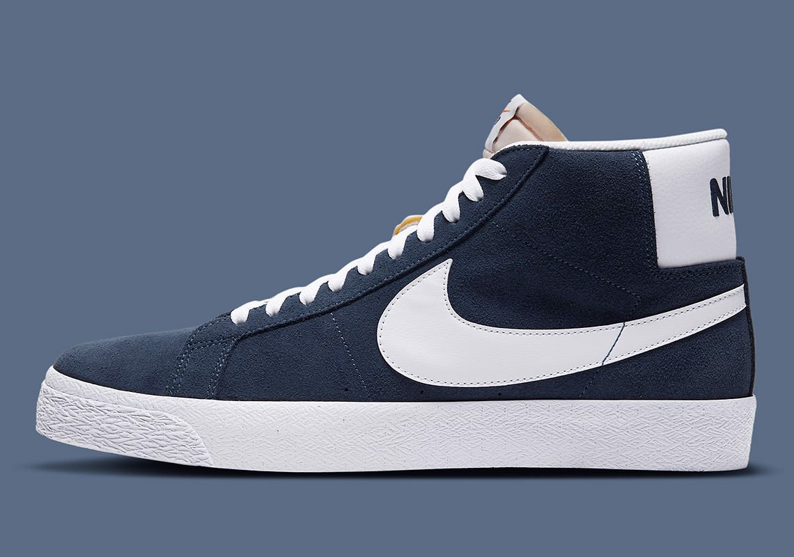 xanh-navy-va-trang-co-dien-la-phoi-mau-tiep-theo-ha-canh-noi-nike-sb-blazer-mid