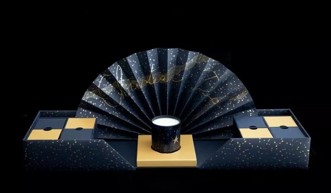 Tận mắt ngắm những hộp bánh Trung thu của các thương hiệu hàng đầu như Hermes, LV, Gucci: Chỉ nhìn độ "sang chảnh" thôi cũng thấy ngon miệng rồi Hinh anh 4: Tan mat ngam nhung hop banh Trung thu cua cac thuong hieu hang dau nhu Hermes, LV, Gucci: Chi nhin do "sang chanh" thoi cung thay ngon mieng roi