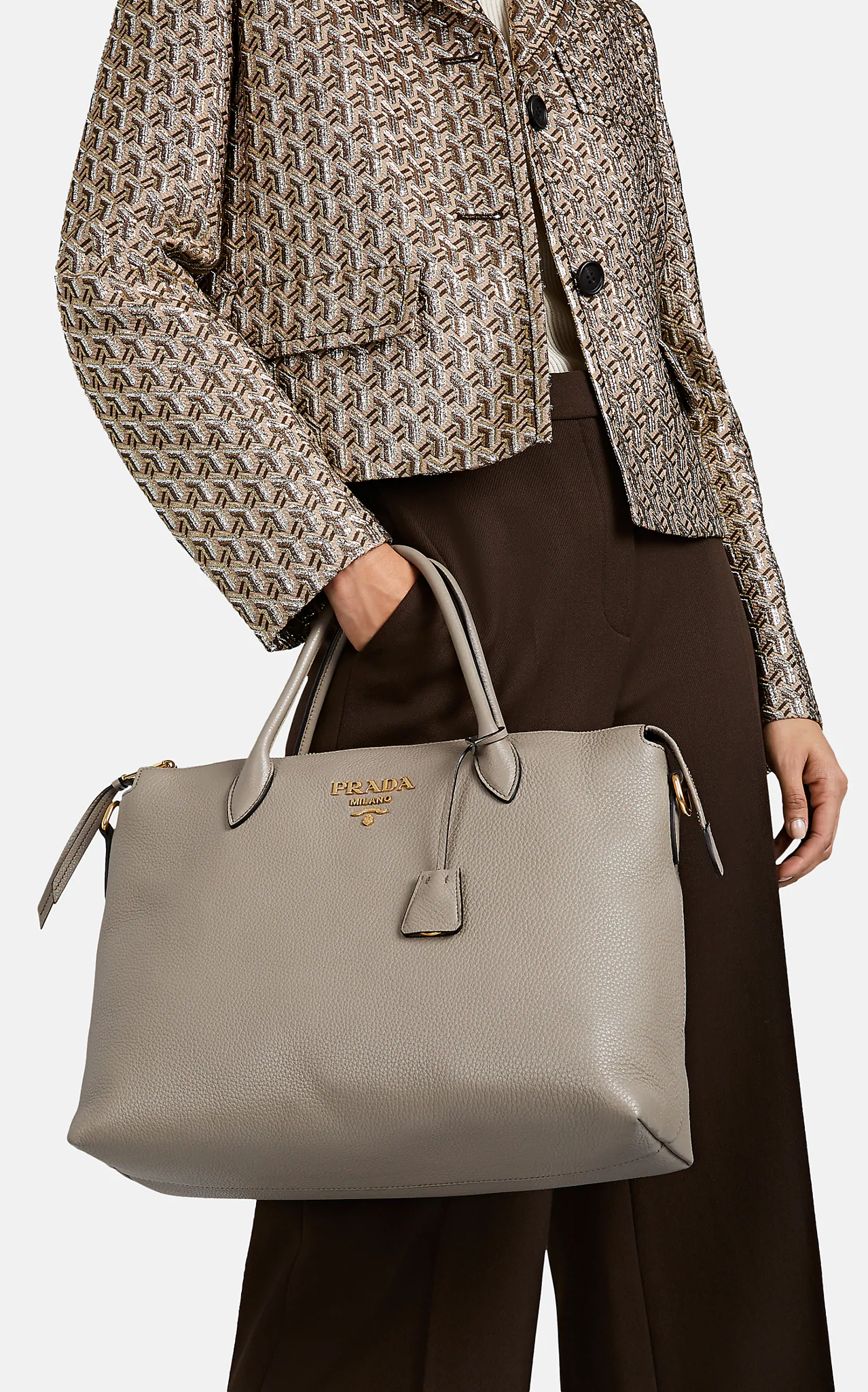 Những chiếc túi Tote đến từ Prada mà bạn nên sở hữu Hinh anh 5: Nhung chiec tui Tote den tu Prada ma ban nen so huu