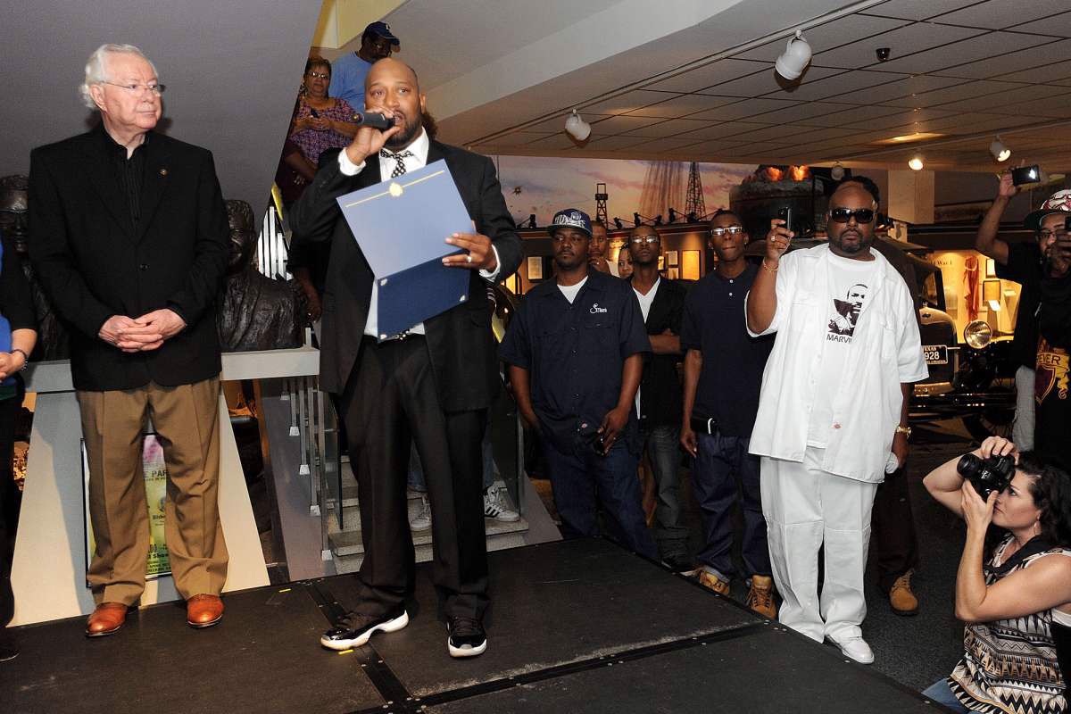 khi-viec-tim-kiem-mot-doi-giay-the-thao-hoan-hao-de-mang-la-niem-dam-me