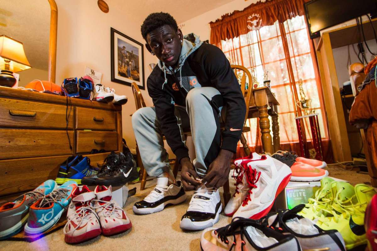 khi-viec-tim-kiem-mot-doi-giay-the-thao-hoan-hao-de-mang-la-niem-dam-me