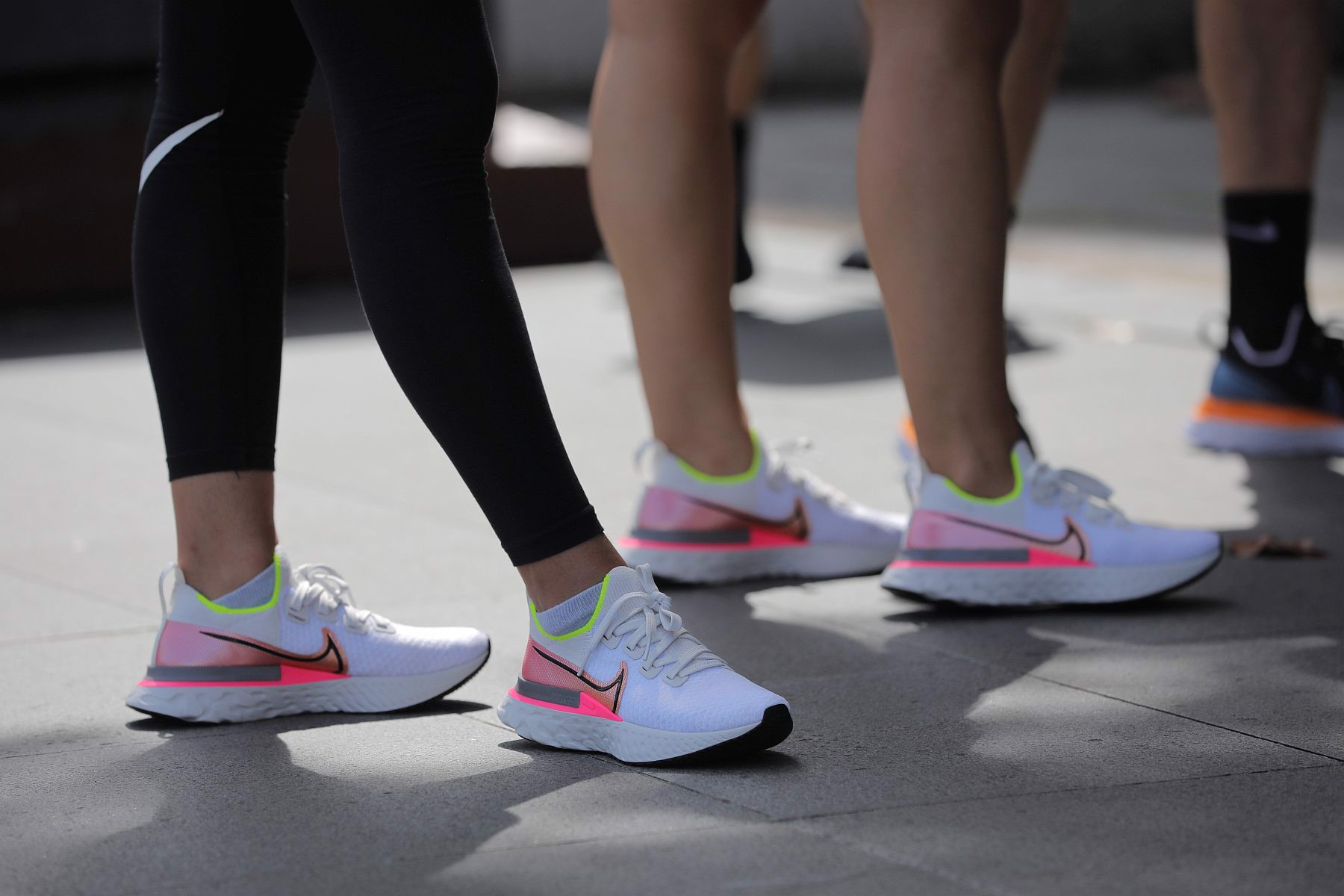 moi-dieu-ban-can-biet-ve-cong-nghe-de-bot-react-da-dung-cua-nike