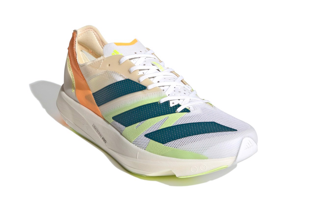 adidas-running-cho-ra-mat-phien-ban-takumi-sen-8-moi-san-sang-cho-mua-he