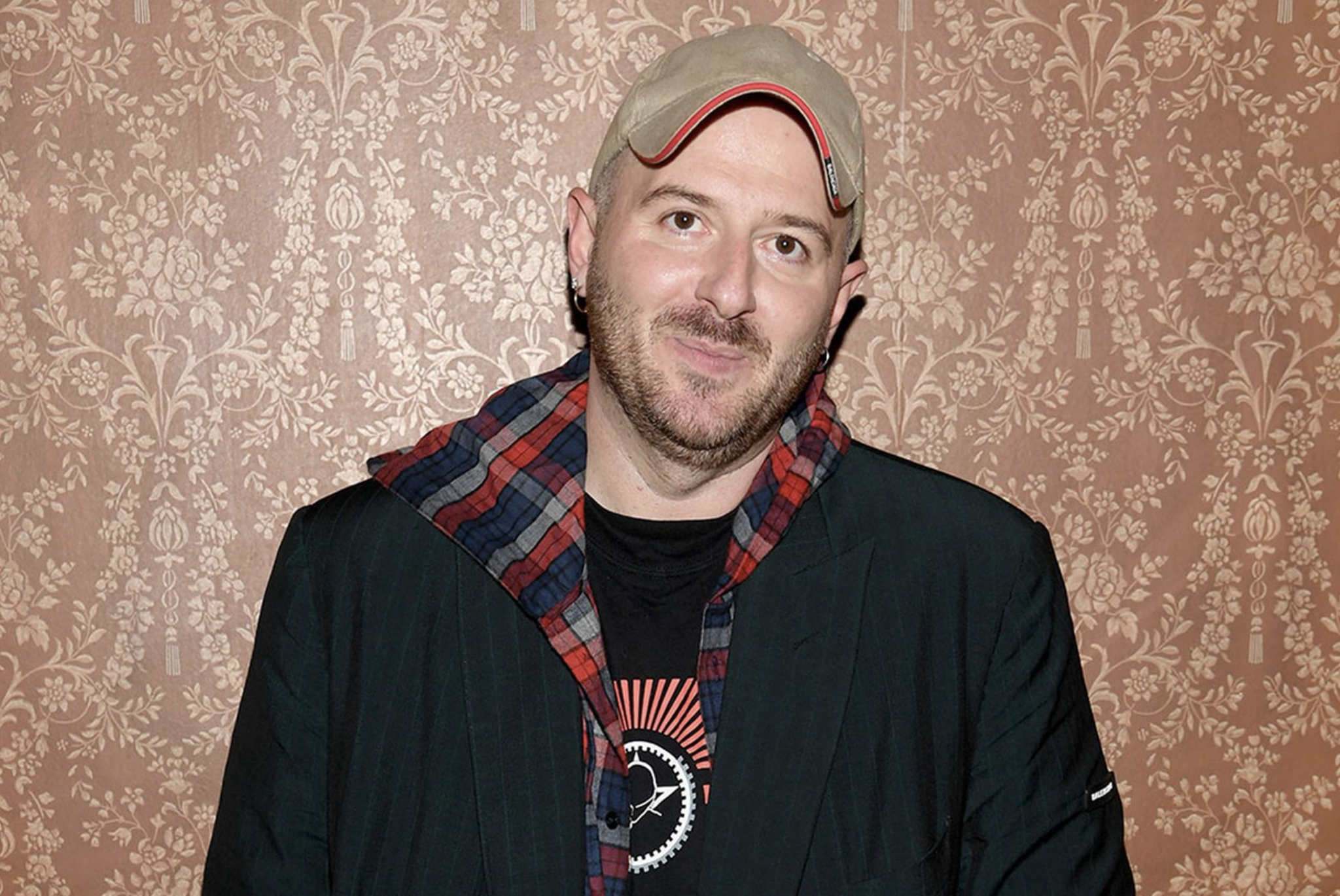 Những câu chuyện về nhà thiết kế Demna Gvasalia Hinh anh 2: Nhung cau chuyen ve nha thiet ke Demna Gvasalia