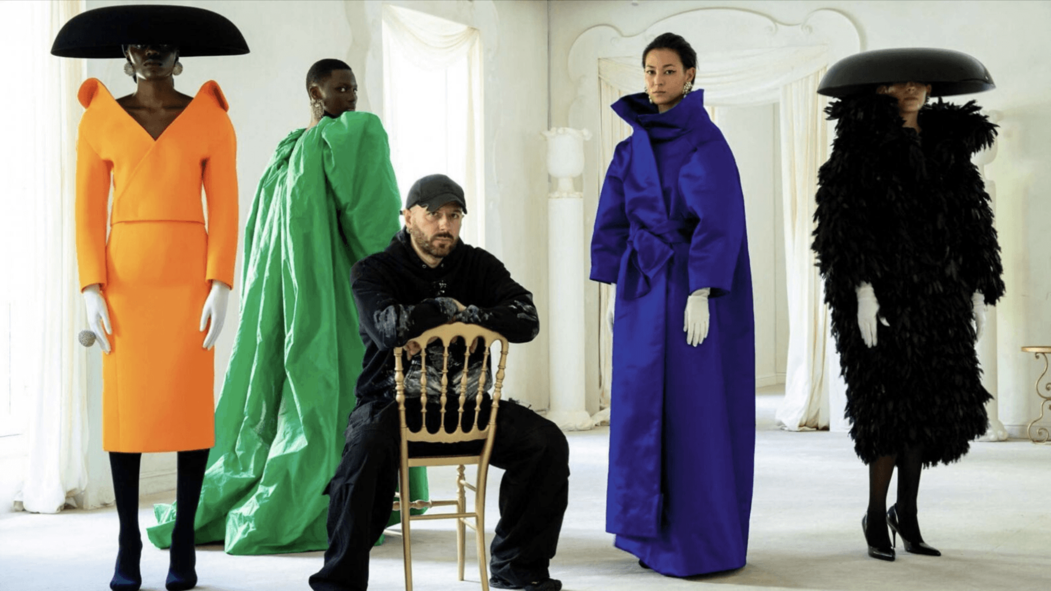 Những câu chuyện về nhà thiết kế Demna Gvasalia Hinh anh 6: Nhung cau chuyen ve nha thiet ke Demna Gvasalia