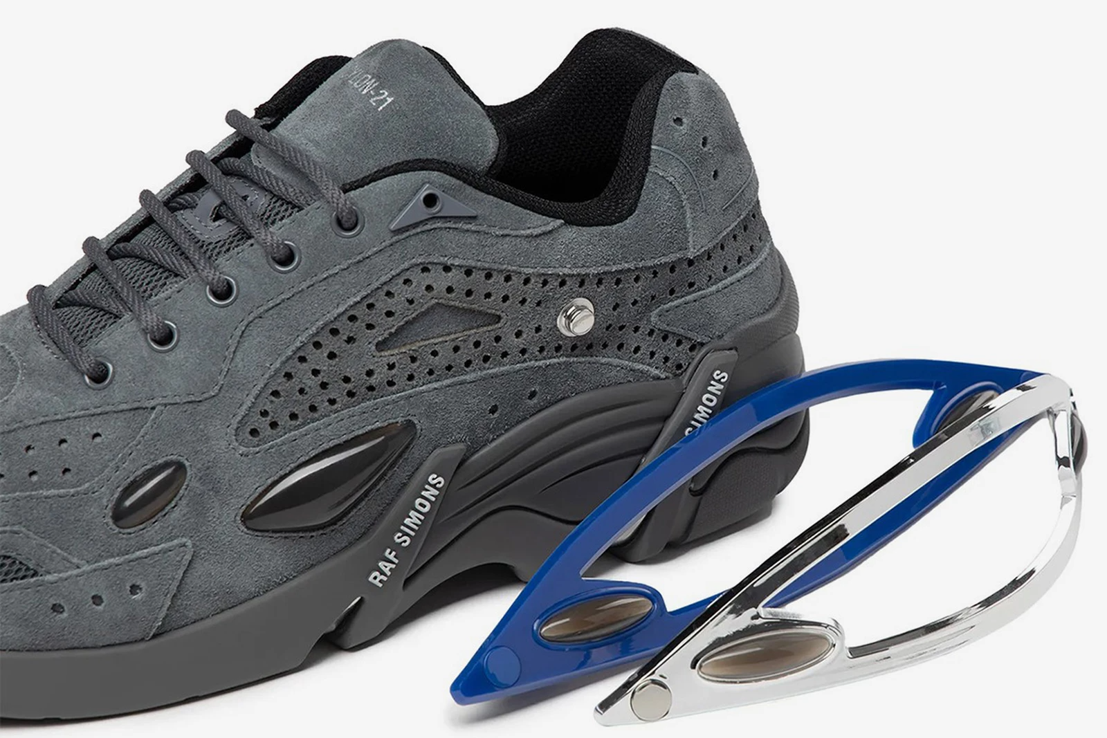 raf-simons-cylon-21-lieu-co-the-thanh-cong-nhu-ozweego