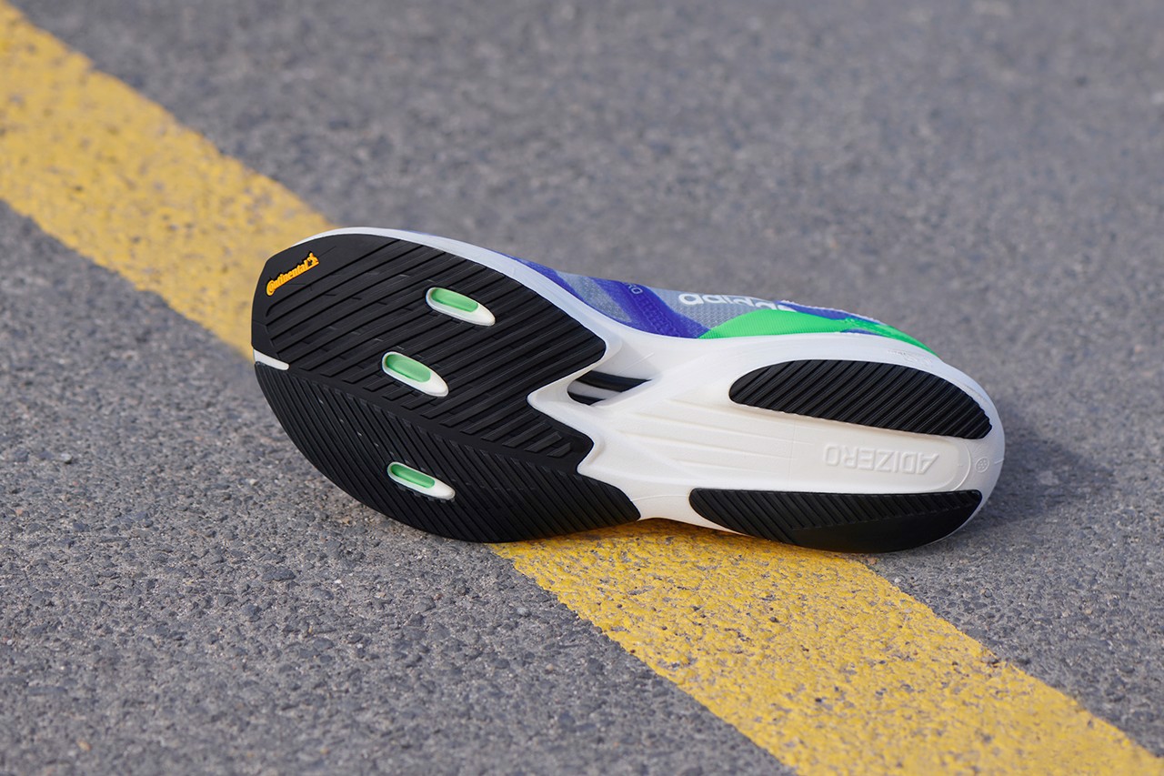 adidas-ra-mat-phoi-mau-moi-cua-adizero-mang-ten-sonic-ink-trong-mua