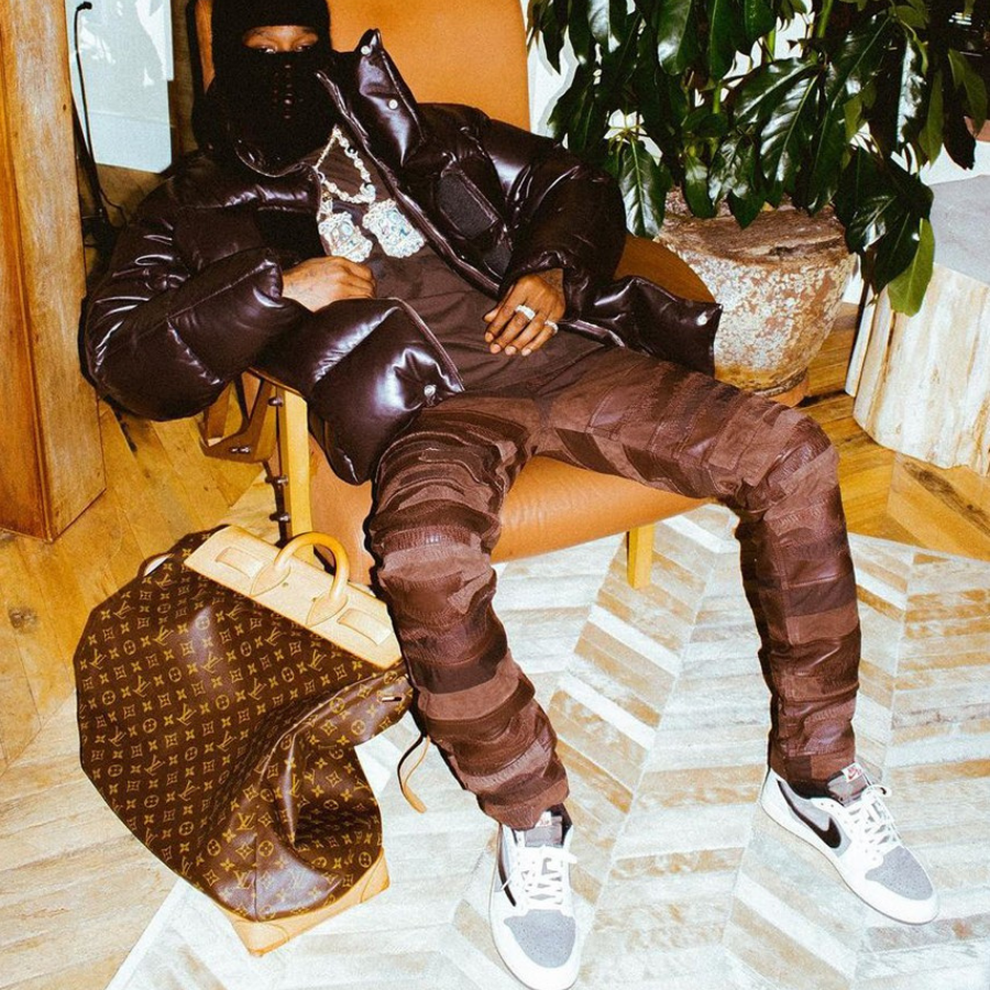 travis-scott-he-lo-phien-ban-collab-cung-air-jordan-1-low-og-moi