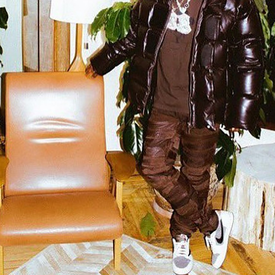 travis-scott-he-lo-phien-ban-collab-cung-air-jordan-1-low-og-moi