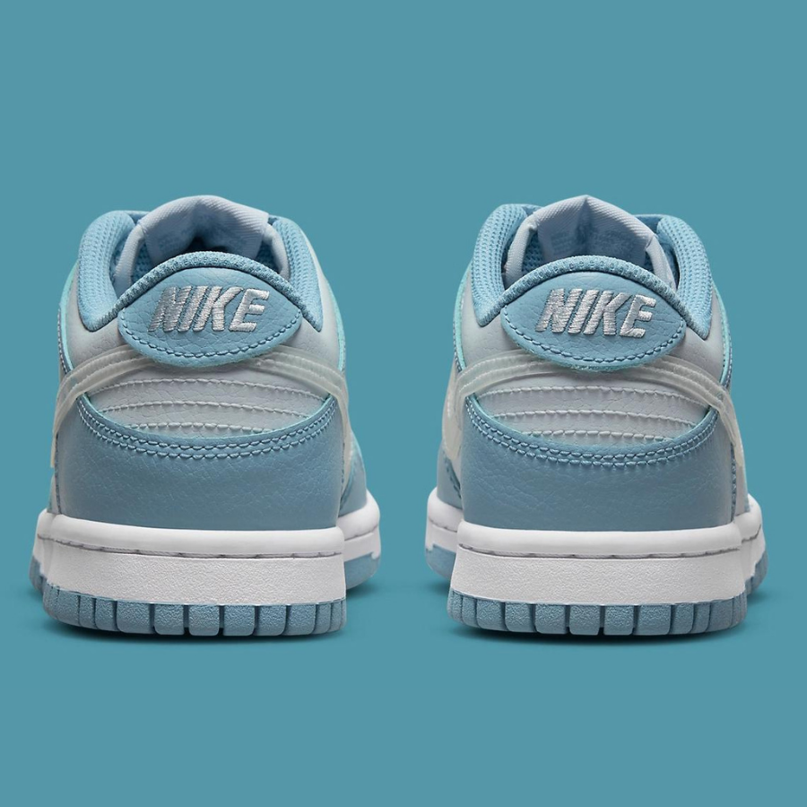phien-ban-nike-dunk-low-mau-xanh-lam-so-huu-phan-logo-nike-swoosh-trong-suot