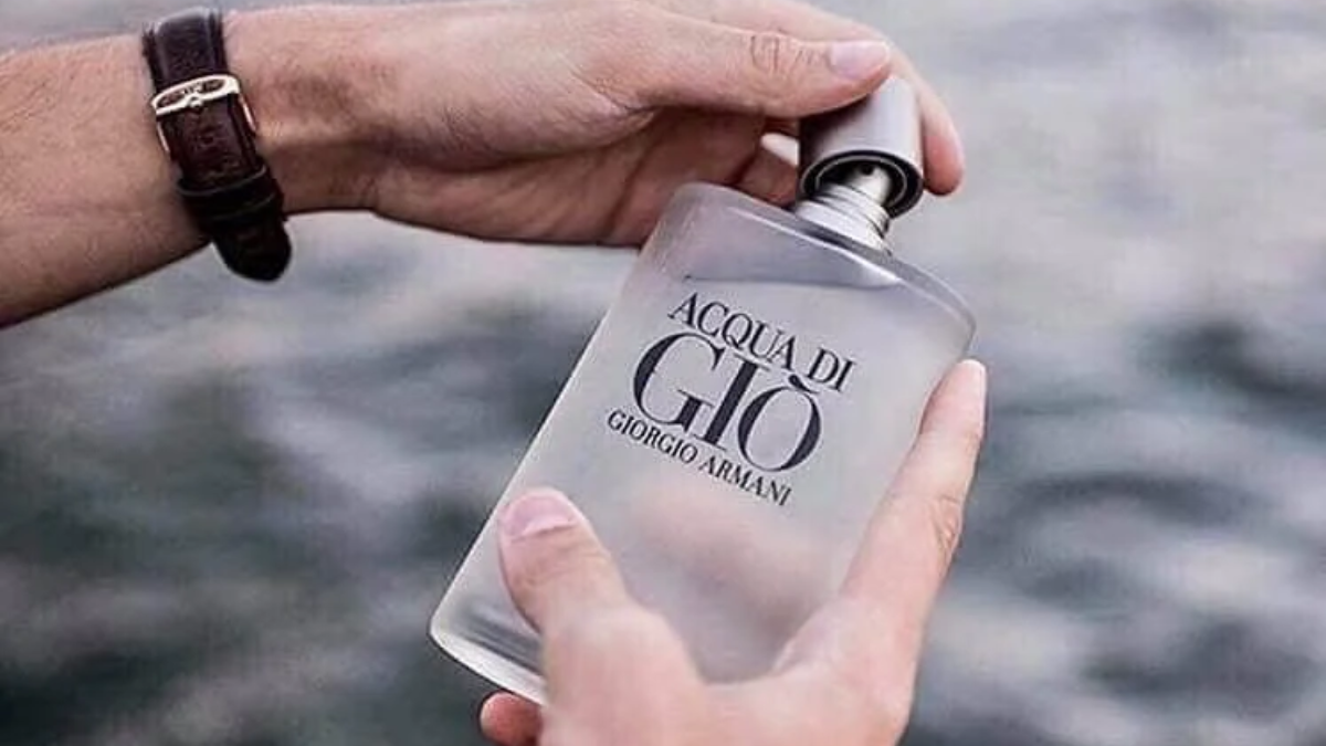 15 hương nước hoa cho phái mạnh sẽ khiến bạn mê mẩn (Phần 1) Hinh anh 5: 15 huong nuoc hoa cho phai manh se khien ban me man (Phan 1)